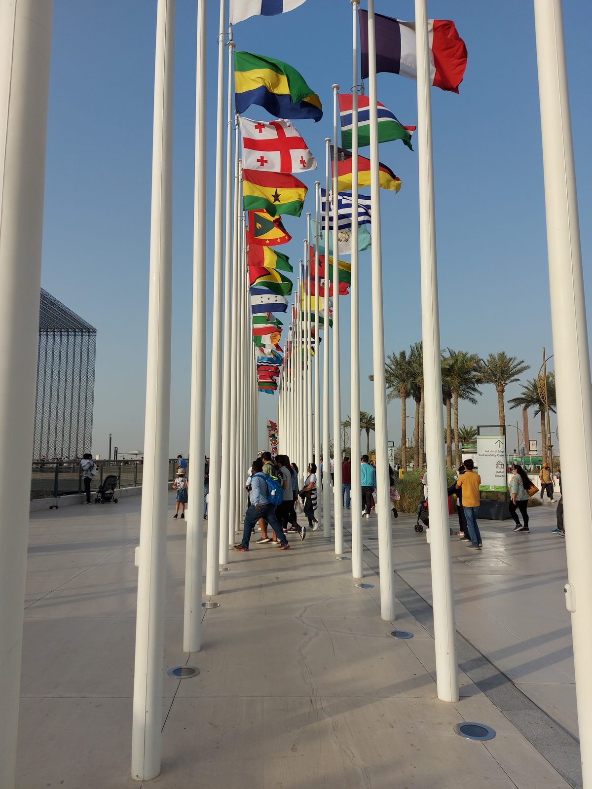 Expo 2020 Dubai – piazza delle bandiere